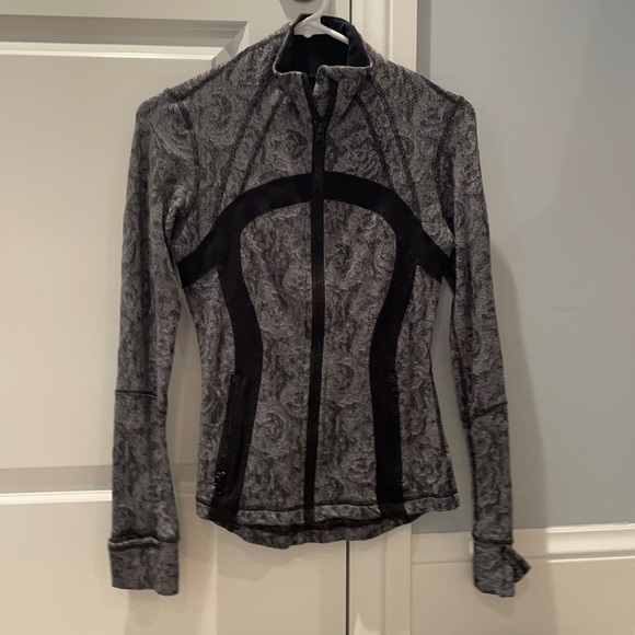 Lululemon jacket - Picture 1 of 2